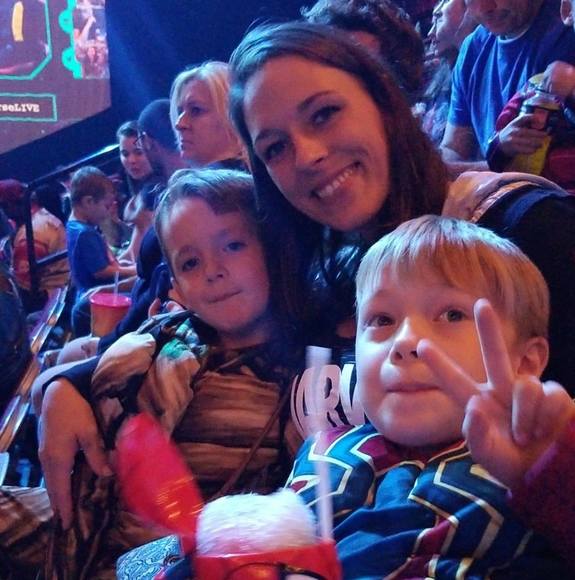 Meet your Posher, Sky - Picture 1 of 1